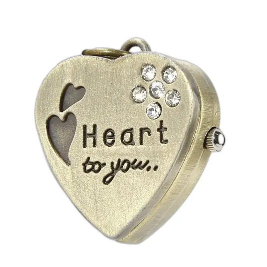 Collana con orologio a cuore per celebrare il tuo amore