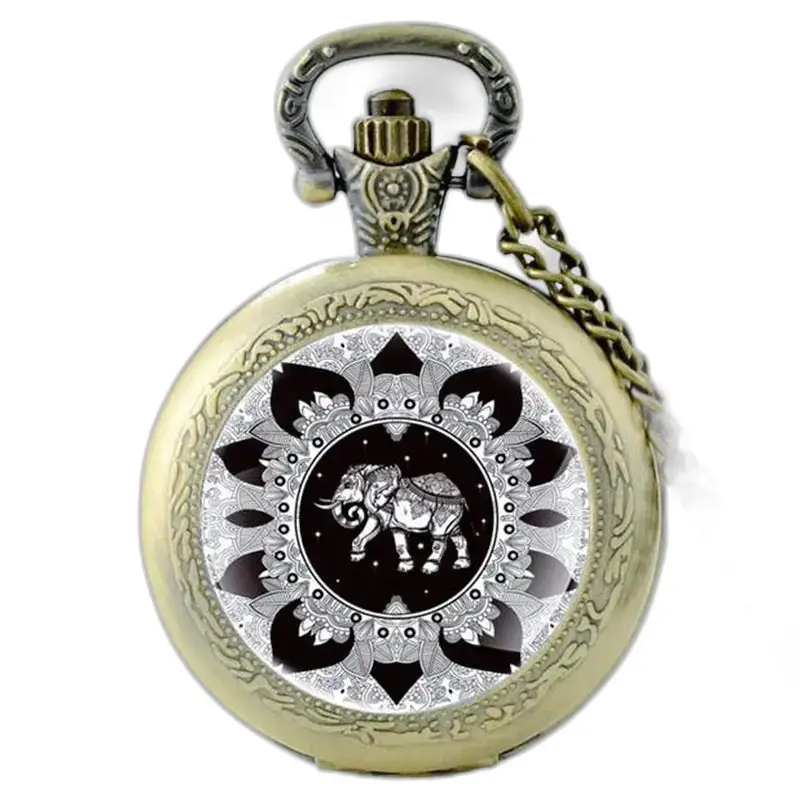 Elegante orologio da collana bohémien con elefante in argento in stile vintage
