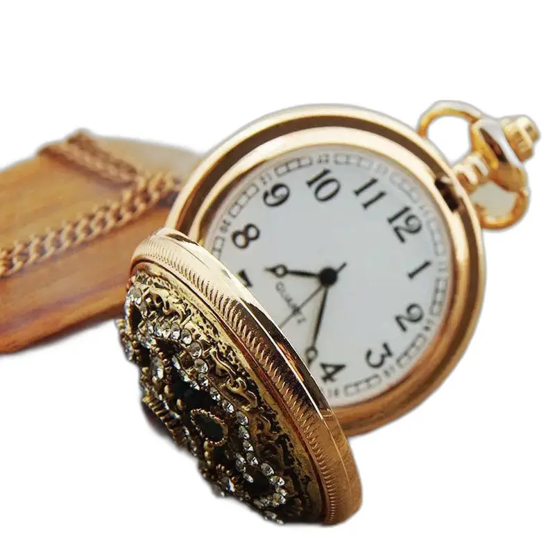 Lussuoso orologio con collana a cuore con pietre preziose e orologio con collana in oro decorato