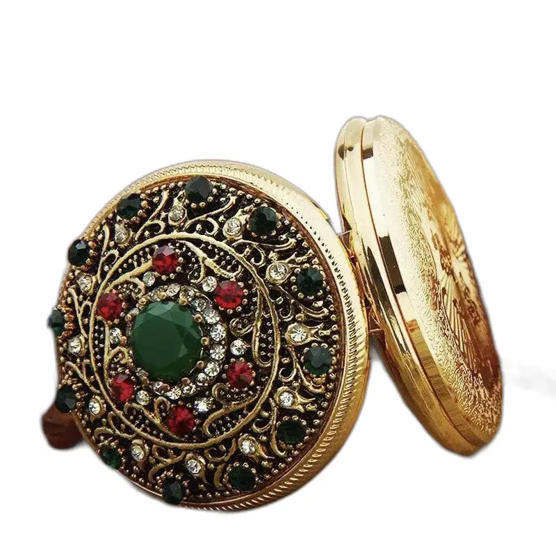Compatto color oro ornato da gioielli colorati, perfetto per indossare l'orologio con collana gioiello
