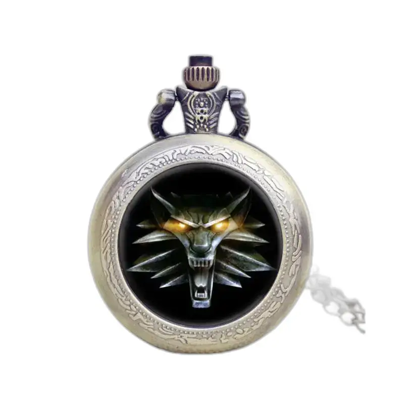Orologio da collana con lupo metallico con tassello in bronzo con patta protettiva decorata con un lupo