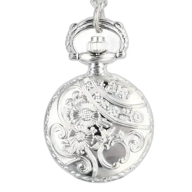 Orologio vintage con collana a farfalla in argento con un elegante quadrante floreale argentato