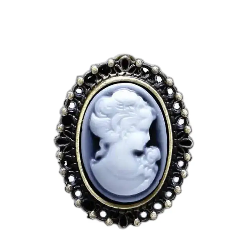 Spilla cammeo ovale con metallo decorato per collana pendente orologio elegante