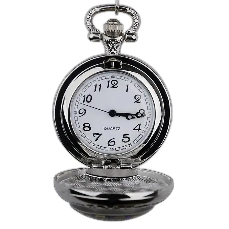Orologio vintage con collana Steampunk in argento con un'elegante finitura argento