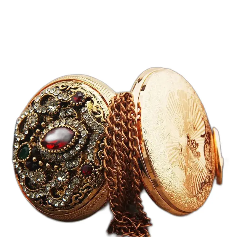 Orologio con collana pendente in oro vintage chic con catena decorata e gioielli
