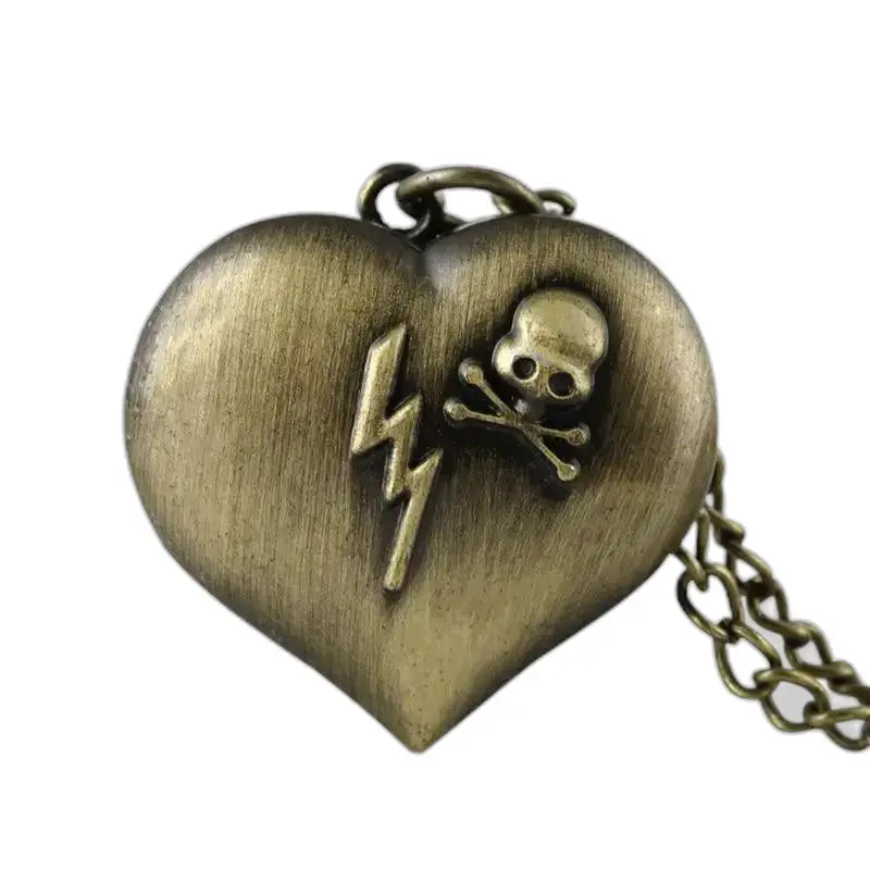 Ciondolo a forma di cuore con teschio e fulmine, orologio con collana elettrica vintage