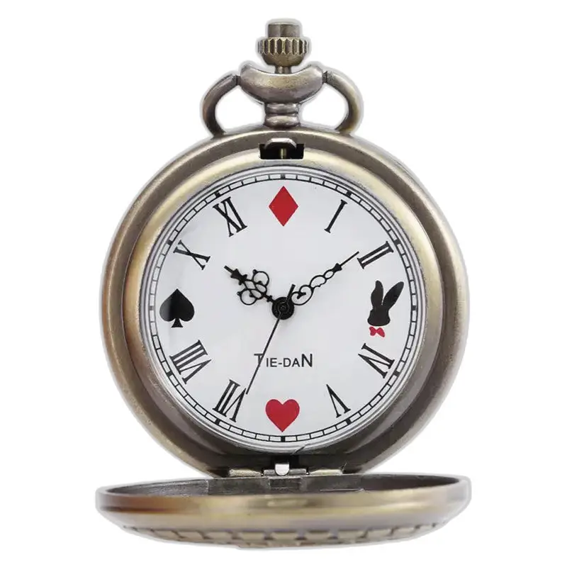 Orologio da tasca in stile antico che mostra un orologio vintage con collana di fiori retrò Bellissimo