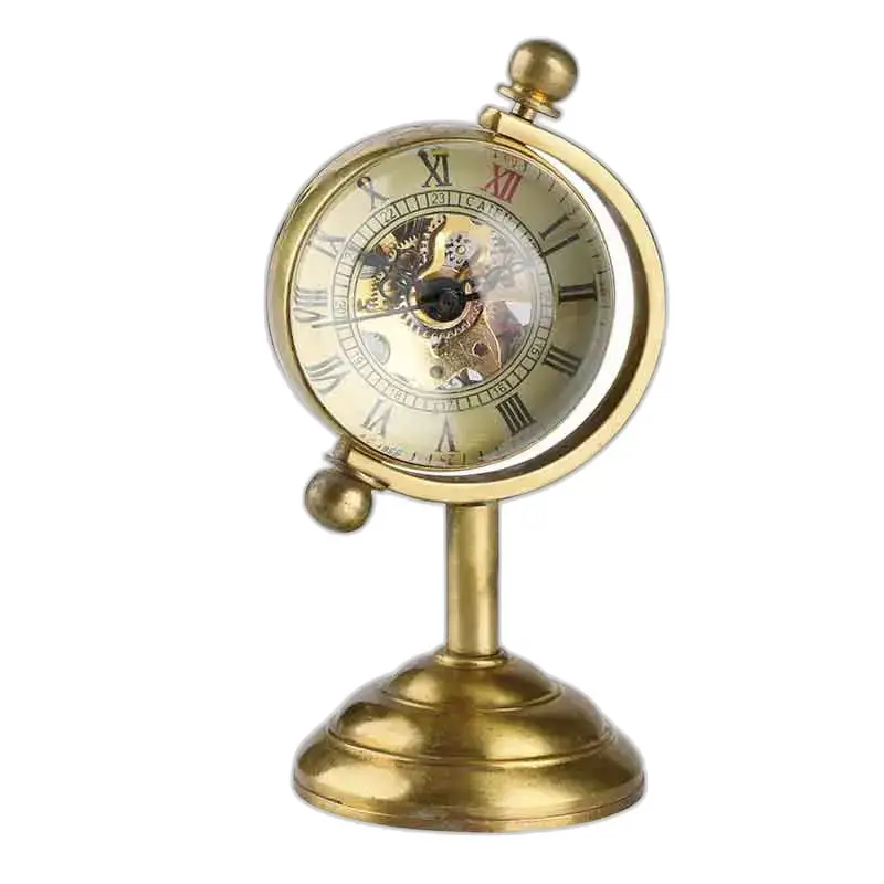 Orologio globo dorato con ingranaggi, ideale per un'elegante scrivania globo di lusso