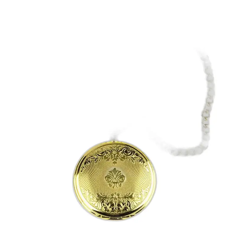 Medaglione d'oro decorato, incluso nell'orologio da tasca di lusso decorato con stemmi reali