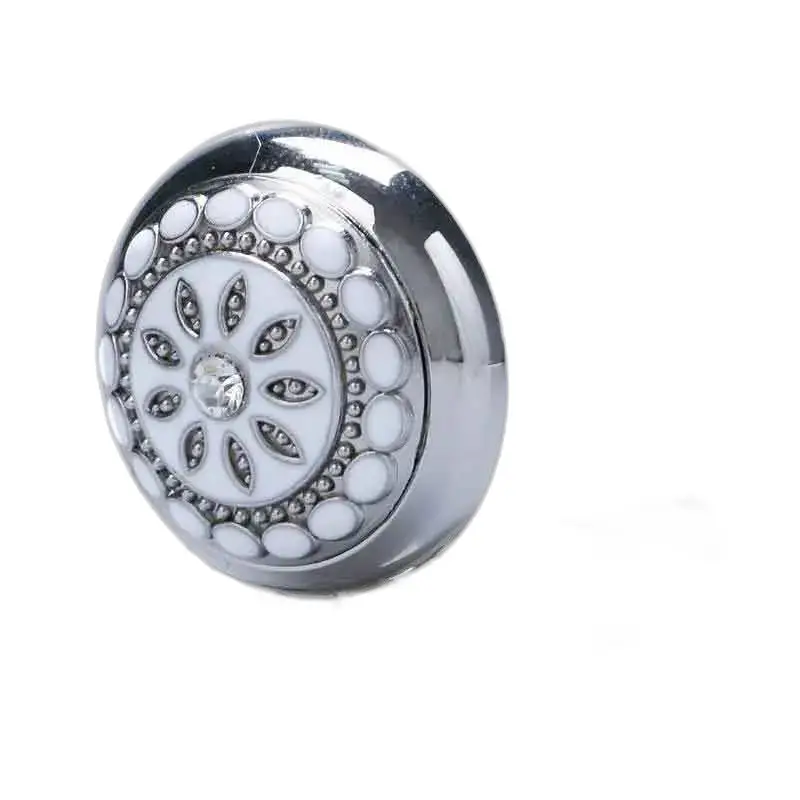 Bottone rotondo decorativo cromato per l'orologio da tasca da donna Duchess