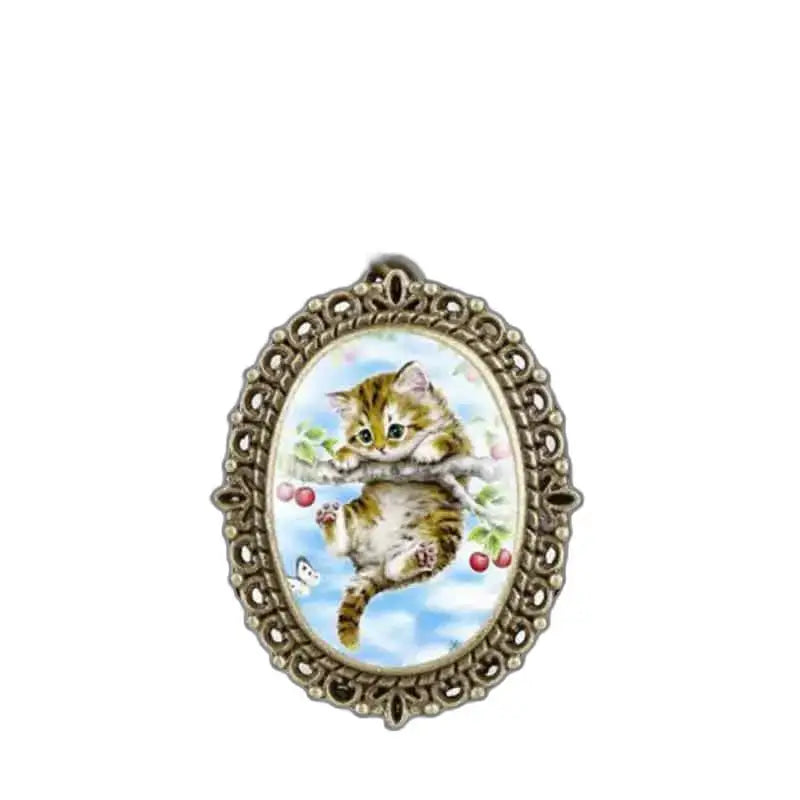 Ciondolo gattino in bronzo con elegante design ovale per orologio pendente