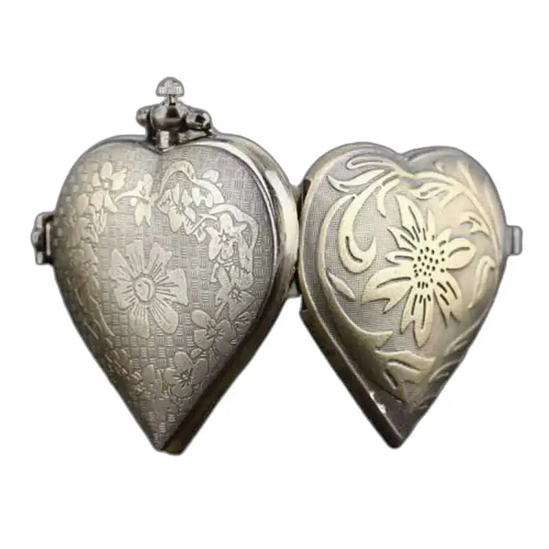 Elegante orologio da donna con pendente a cuore, movimento al quarzo e antico medaglione floreale