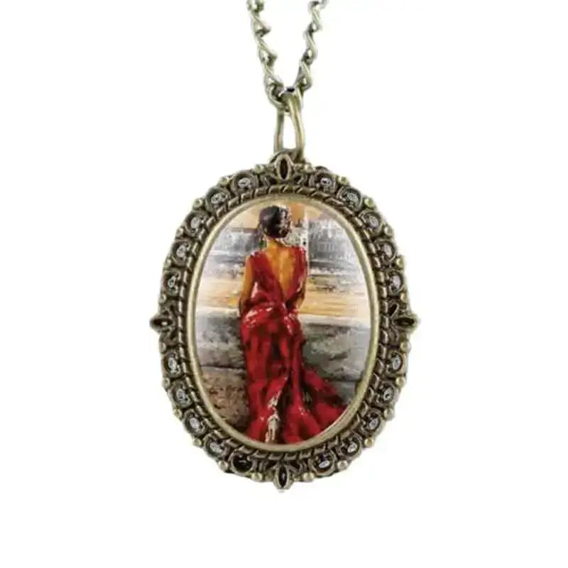 Elegante ciondolo per orologio da donna rosso, modello unico con donna in abito rosso